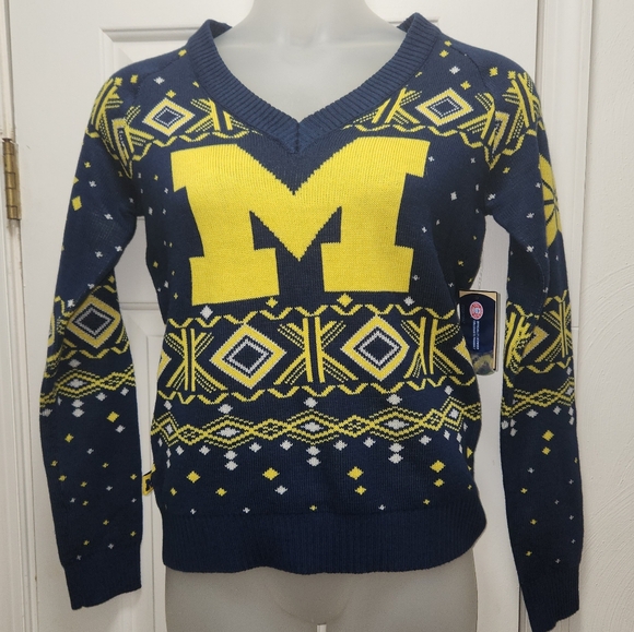 NWT University of Michigan Sweater Size Med - Picture 1 of 7